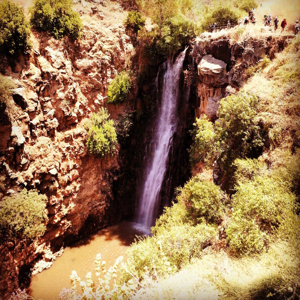 Waterfall in Nachal Jilabun / Gilabon