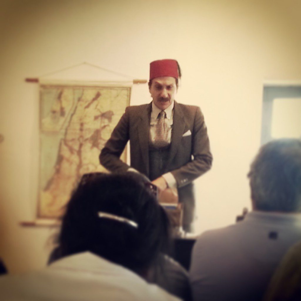 A lesson in Hebrew at Rishon Letzion